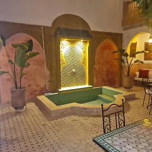  Riad Davina